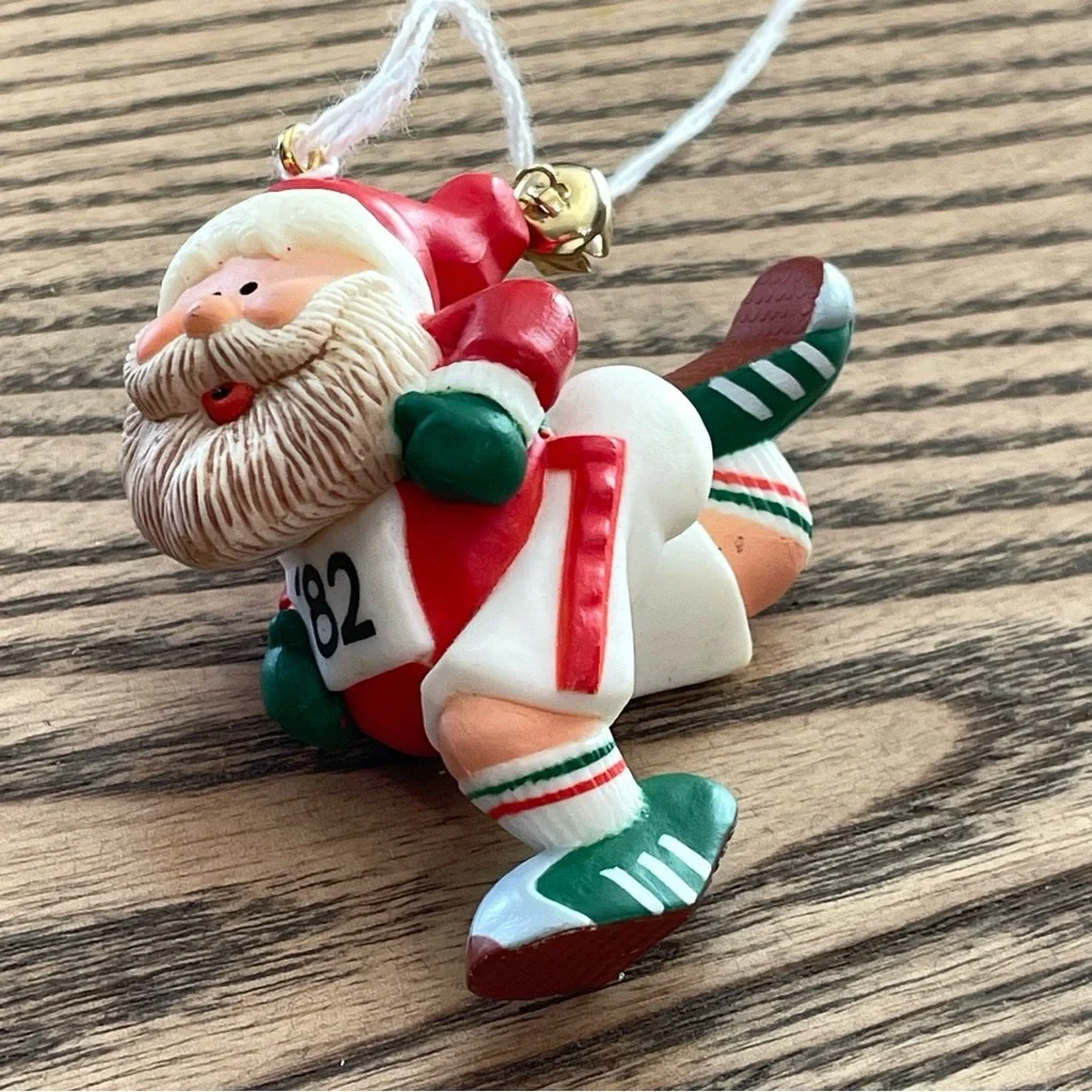 Vintage‎ Hallmark Santa Jogging 1982 Christmas Ornament